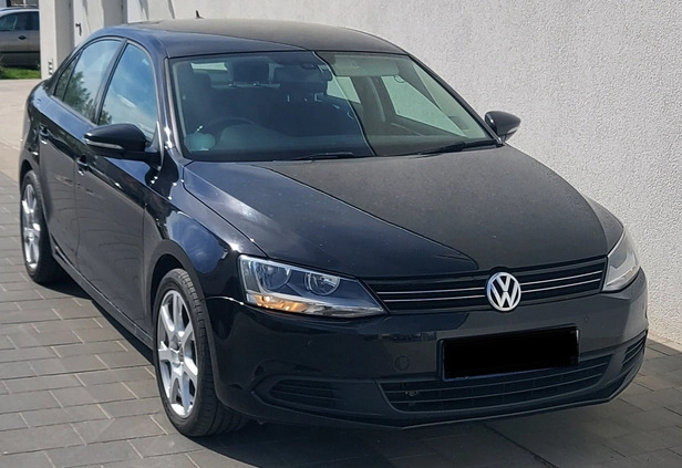 Volkswagen Jetta cena 25500 przebieg: 118000, rok produkcji 2014 z Gdynia małe 37